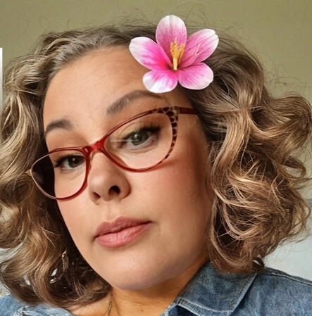Serra Adel Mar Author